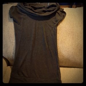 Gray tunic with scoop neck